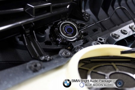 BMW6シリーズ（640i)のツイーター交換の様子です