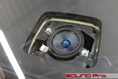 RX450hのセンターとしてBLUE MOON AUDIO MX080を取り付けます